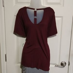 Burgundy O ring tee